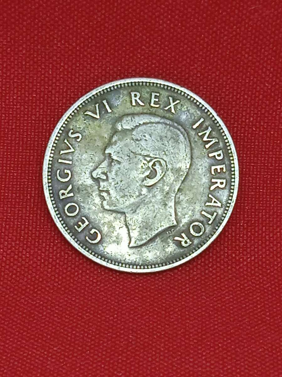 1937 SILVER HALF CROWN