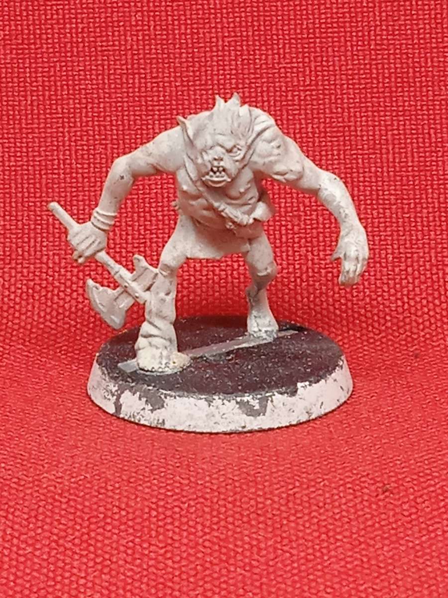 LORD OF THE RINGS MINIATURE GOBLIN