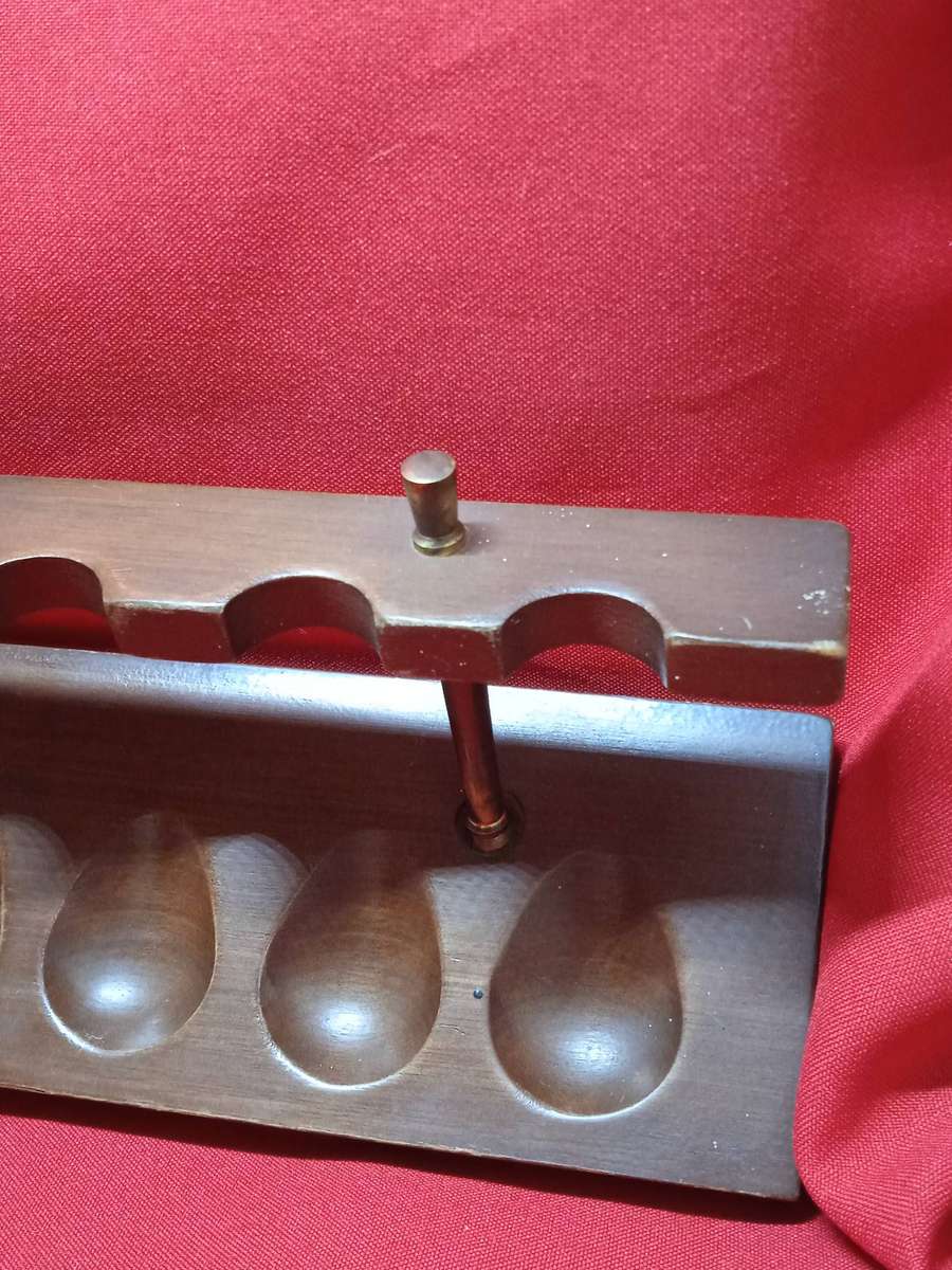 VINTAGE WOODEN SMOKING PIPE STAND