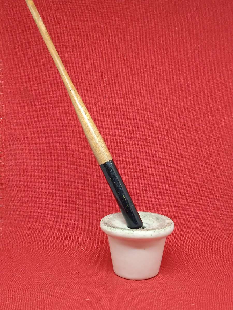 VINTAGE CERAMIC INKWELL AND PEN