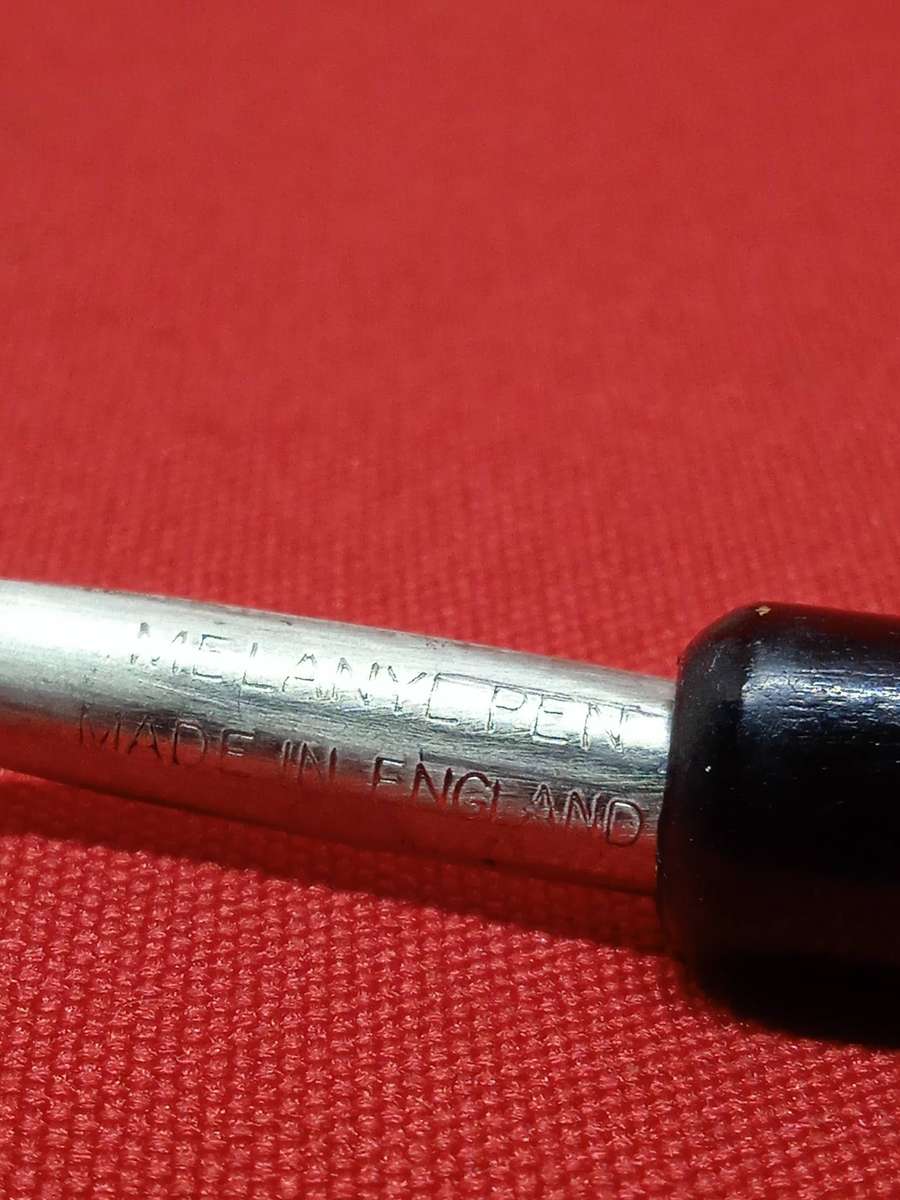 VINTAGE CERAMIC INKWELL AND PEN