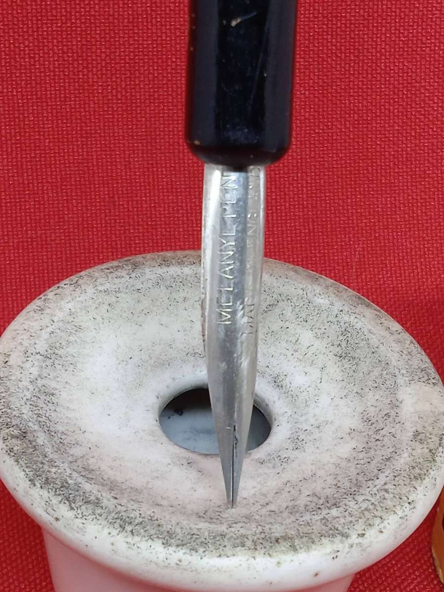 VINTAGE CERAMIC INKWELL AND PEN