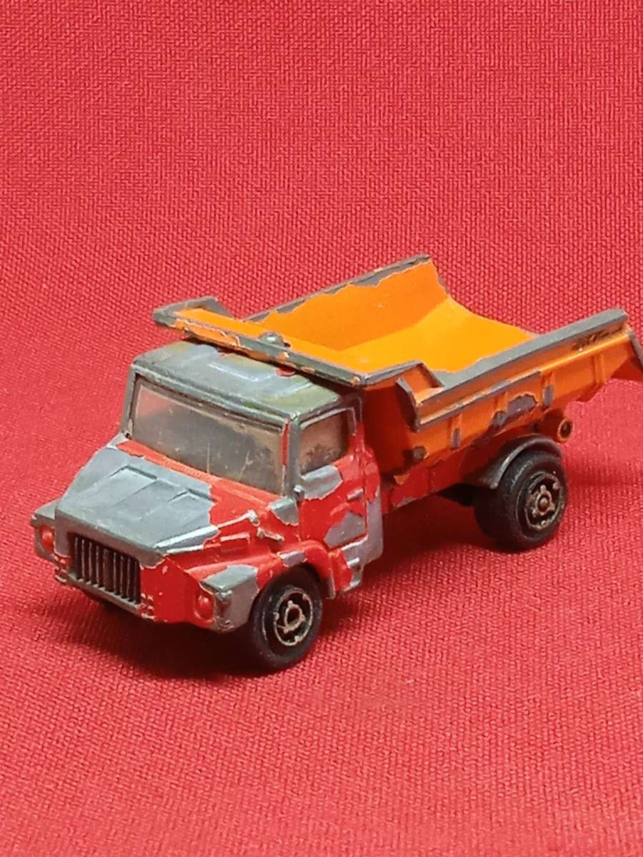 1980S MAJORETTE SCANIA TIPPER TRUCK 1:100 SCALE