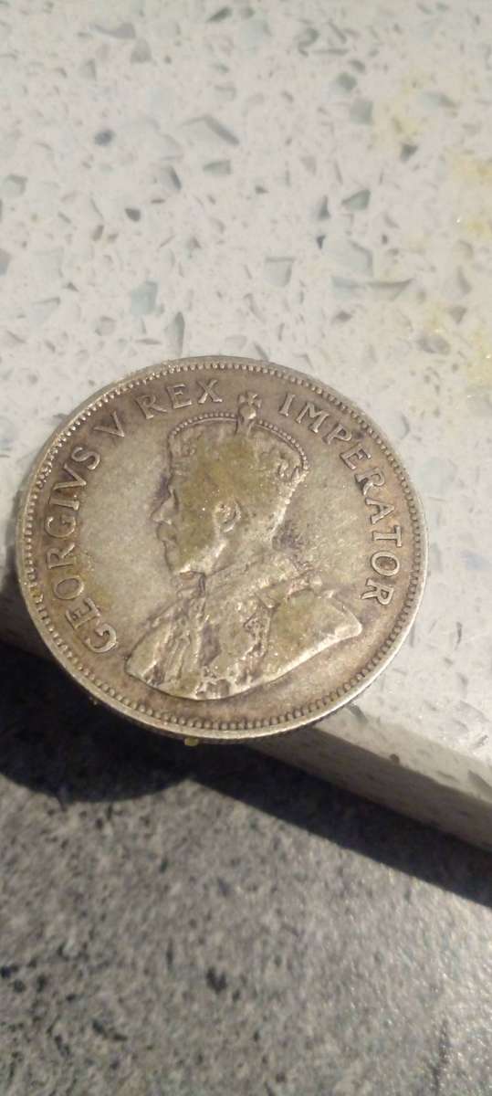 RARITY.1924 UNION SILVER HALF CROWN.NOT A FILLER.GOOD COND.