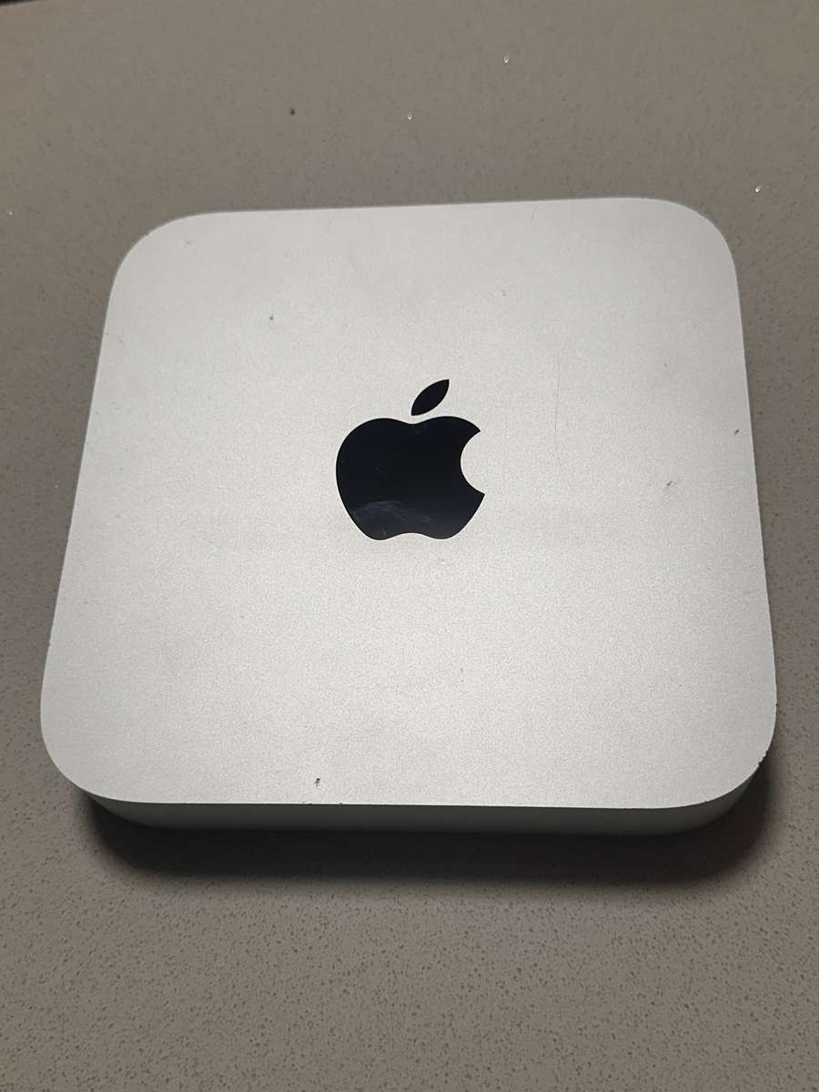 2020 Apple Mac Mini M1 chip ***Please Read Description***