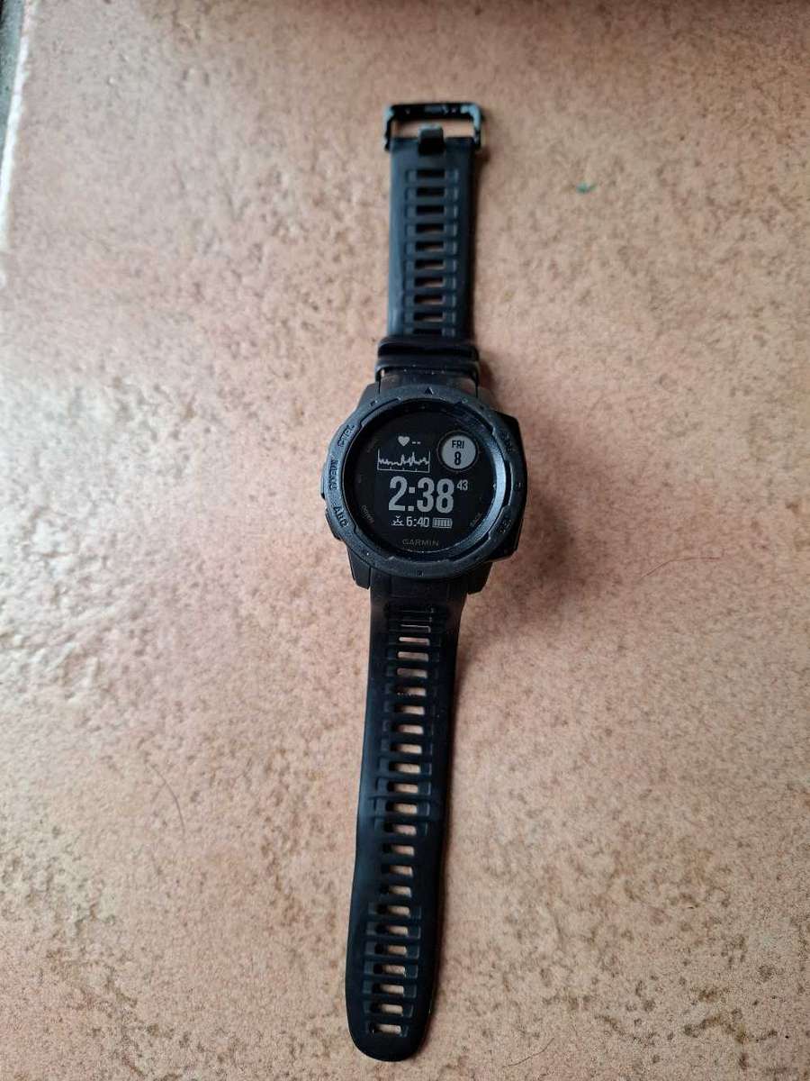 Garmin instinct 810g