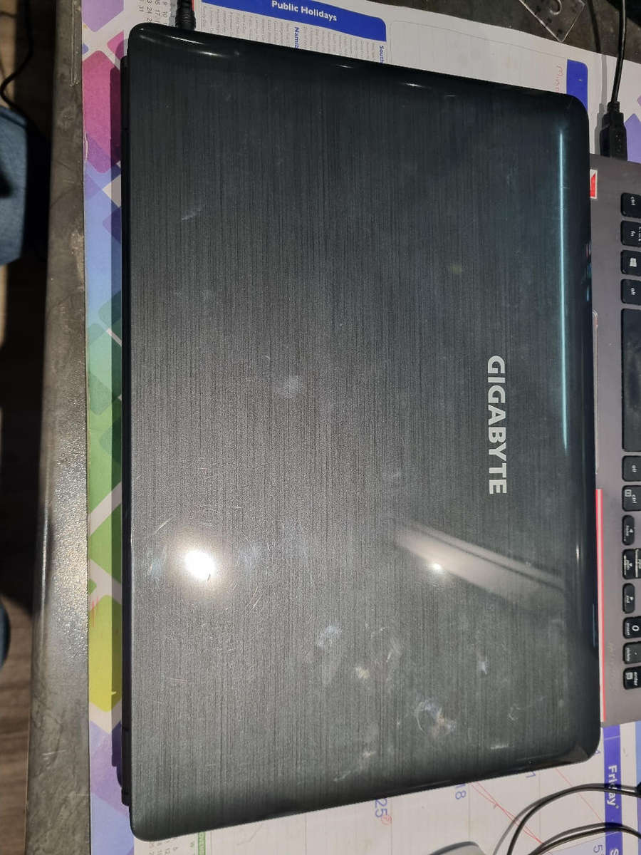 Gigabyte i5 laptop