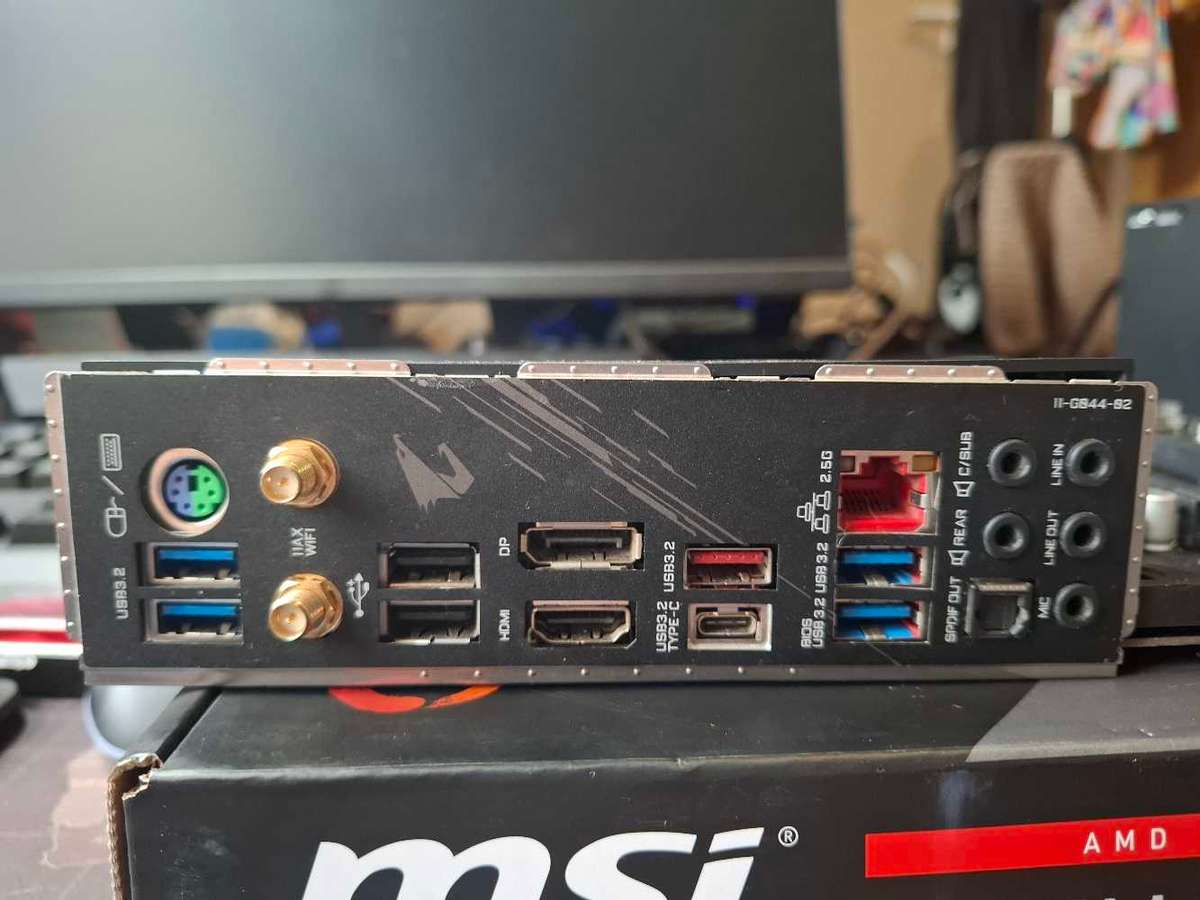 Gigabyte aurus lga 1200 motherboard and cpu