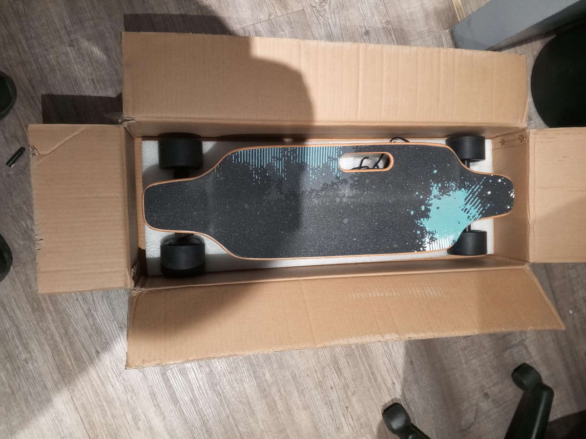 Electric skateboard