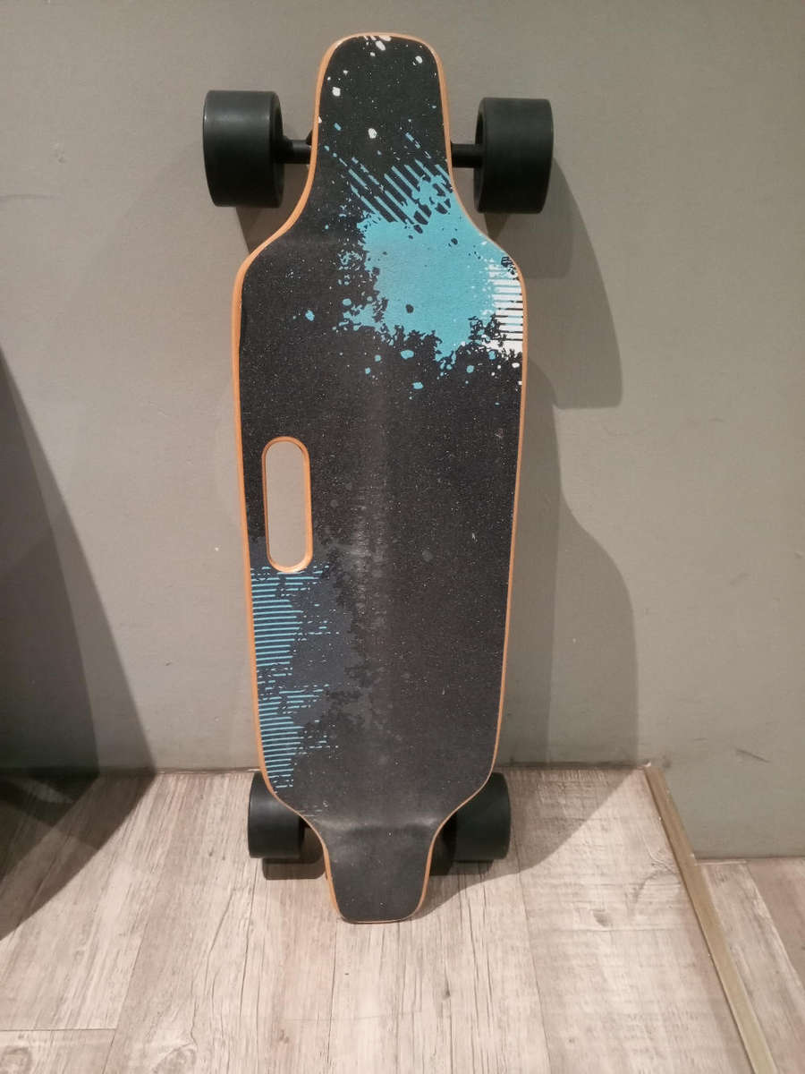 Electric skateboard