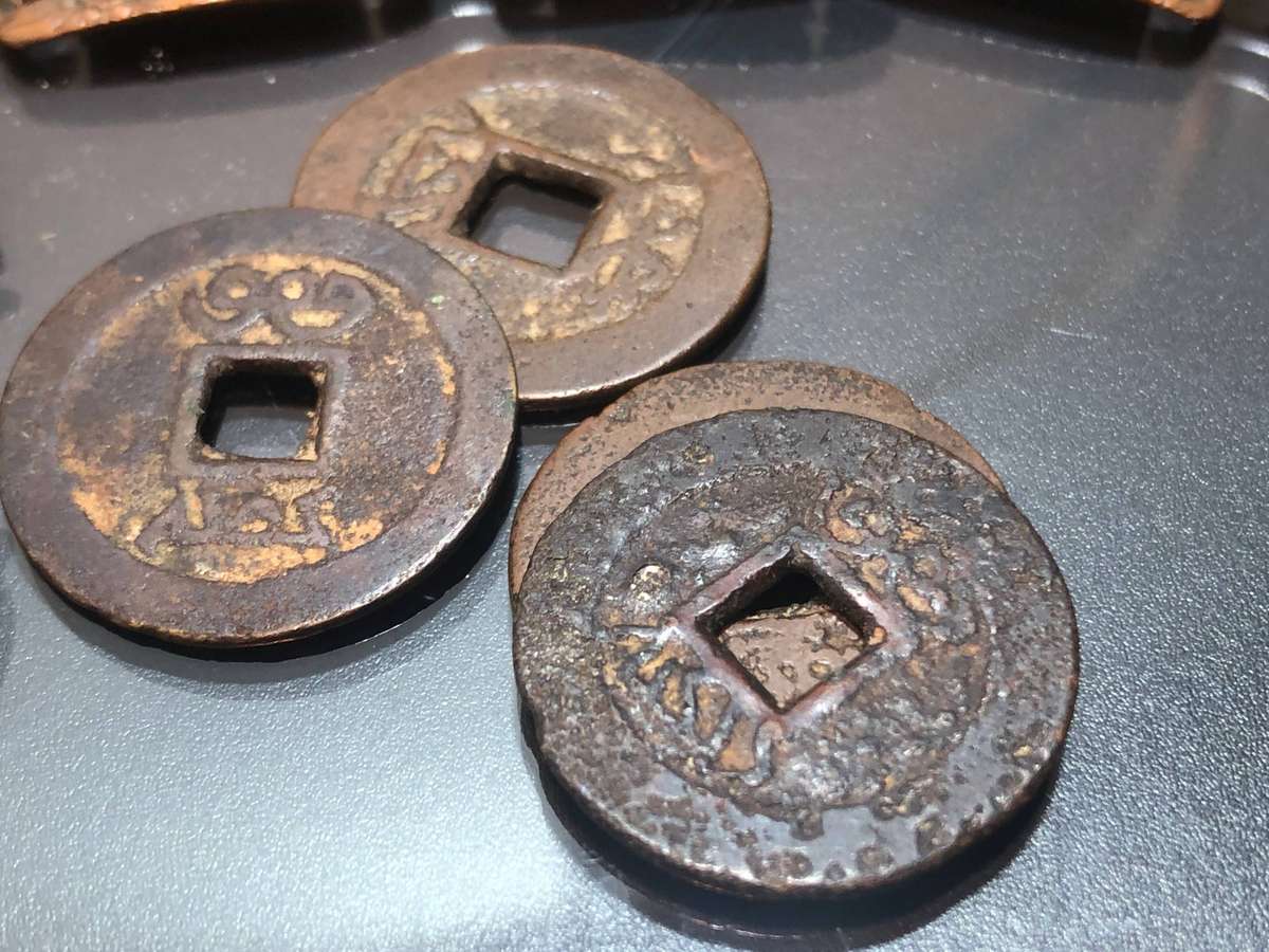 A Mixed Jewellery Lot of Various Items