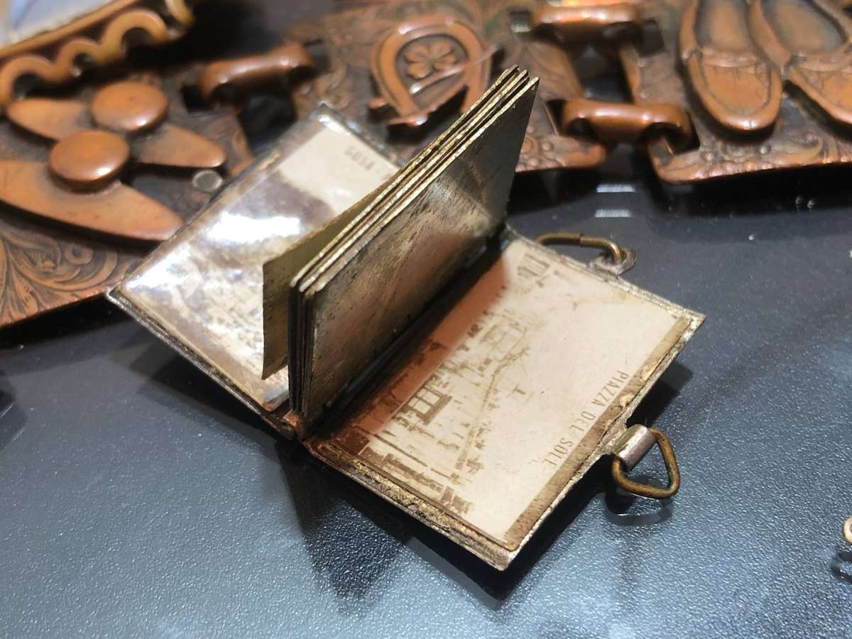 A Mixed Jewellery Lot of Various Items