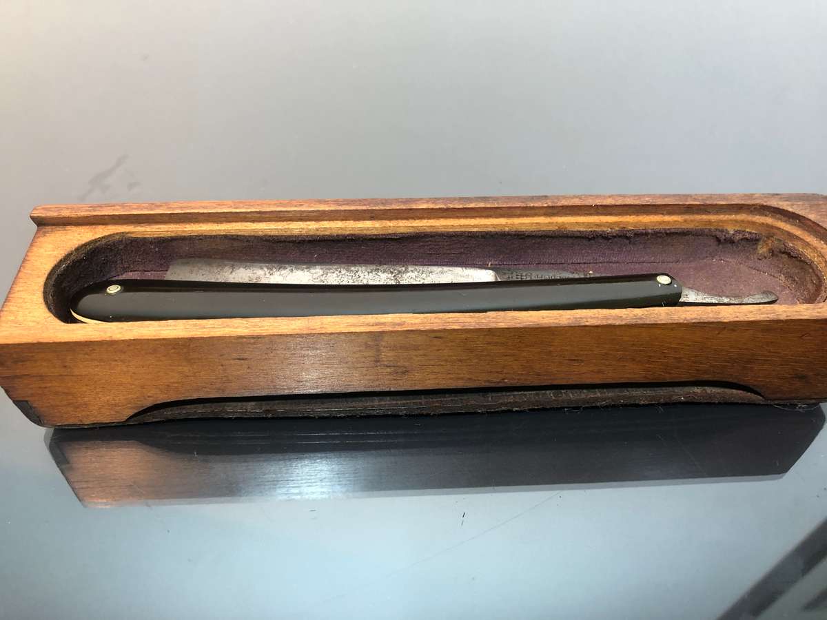 Barbers JA Henckels Zwillengswerk Straight Razor in Original Box