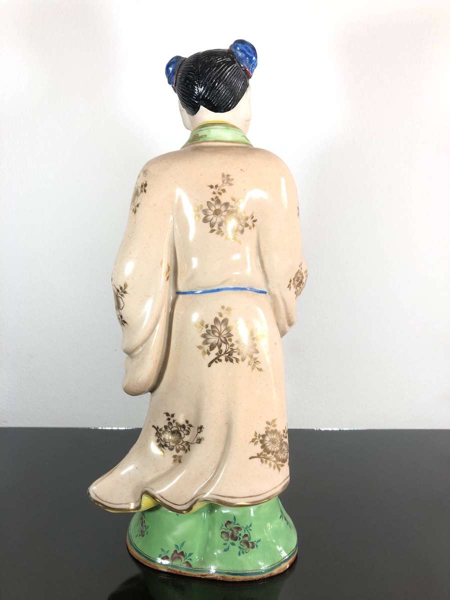 A Large Chinese Famille Rose Porcelain Figurine ***please read condition***