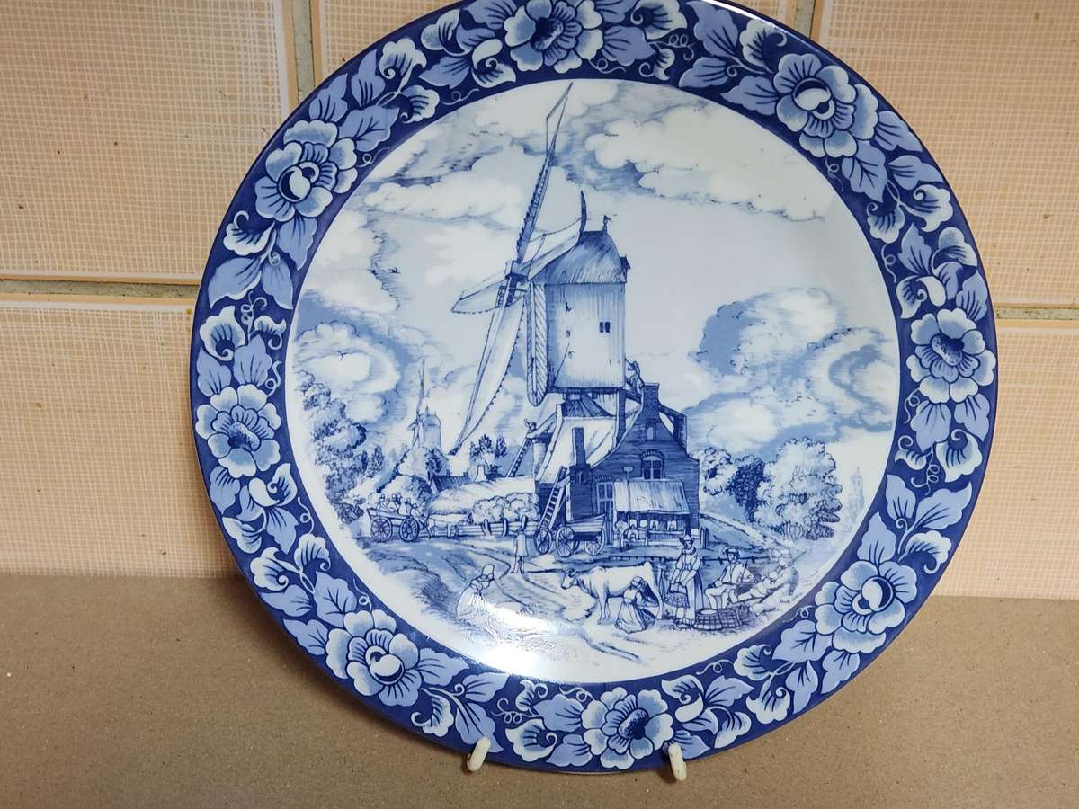 Vintage Delft Holland Plate from the Oude Molen Fabriek, Special Limited Edition