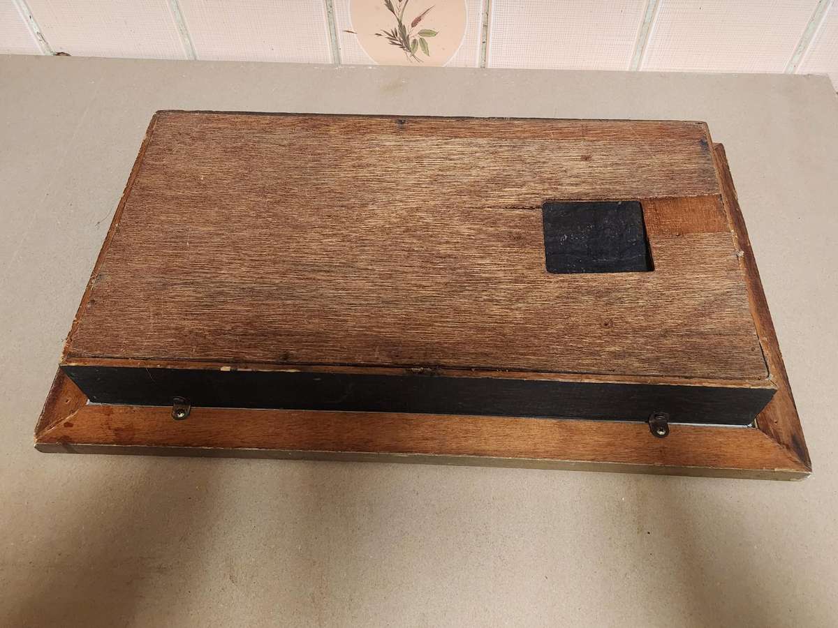 Rare antique Yemeni khanjar dagger in ornate display box