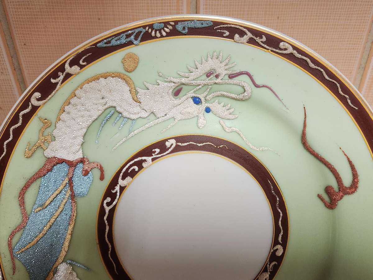 VINTAGE CHINESE DRAGON MOTIF TEA POT AND PLATE, MARKED AT THE BASE