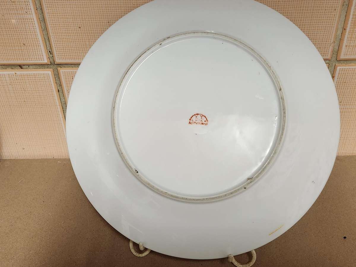 VINTAGE CHINESE DRAGON MOTIF TEA POT AND PLATE, MARKED AT THE BASE