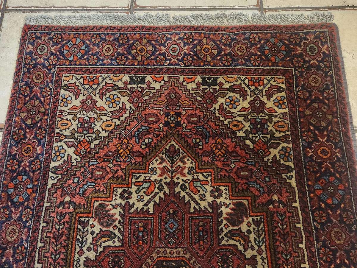 STUNNING VINTAGE PURE WOOL HAND KNOTTED BIDJAR PERSIAN CARPET