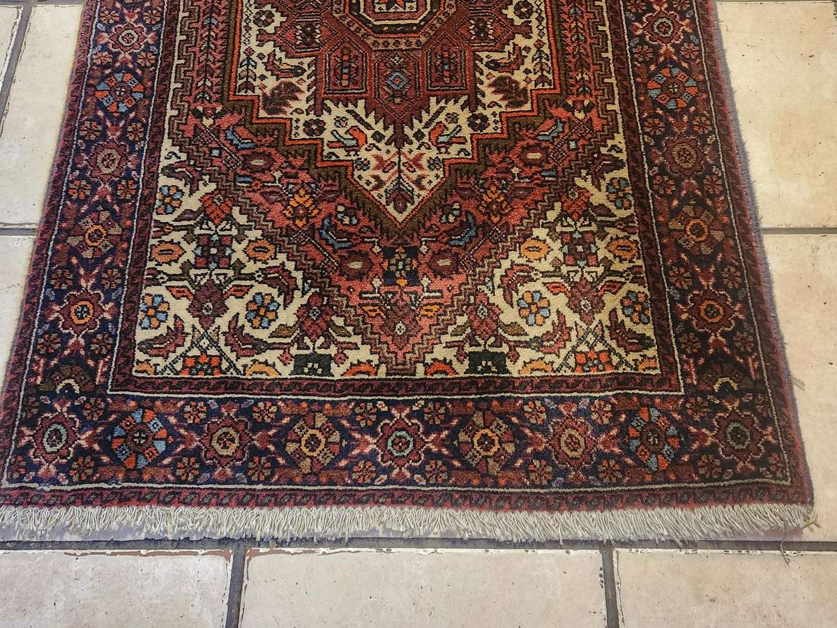 STUNNING VINTAGE PURE WOOL HAND KNOTTED BIDJAR PERSIAN CARPET