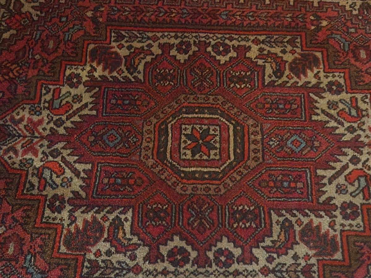 STUNNING VINTAGE PURE WOOL HAND KNOTTED BIDJAR PERSIAN CARPET