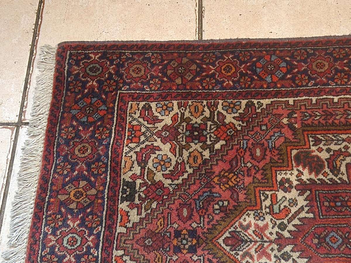 STUNNING VINTAGE PURE WOOL HAND KNOTTED BIDJAR PERSIAN CARPET
