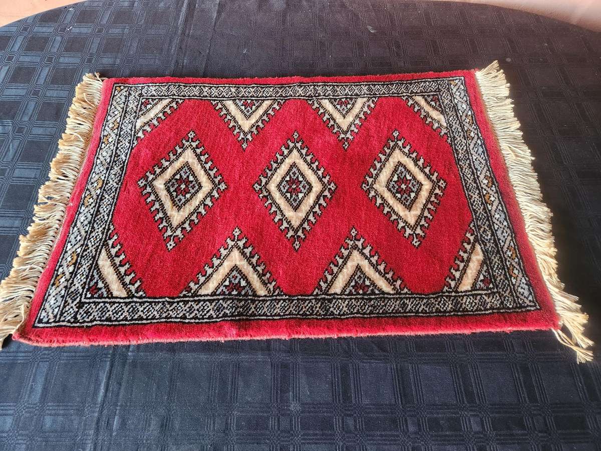 VINTAGE PURE WOOL HAND KNOTTED PERSIAN PRAYER CARPET WITH VIVID COLOURS