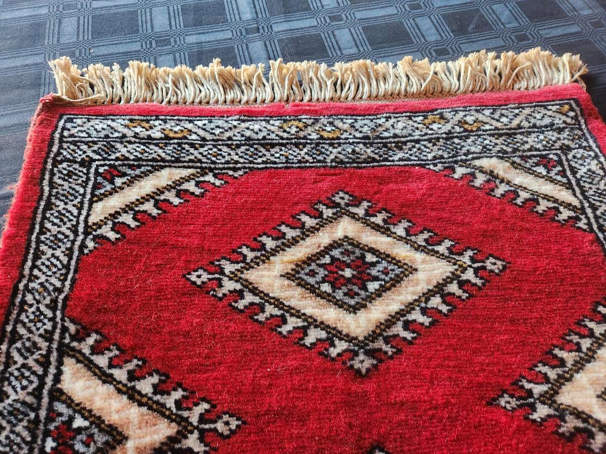 VINTAGE PURE WOOL HAND KNOTTED PERSIAN PRAYER CARPET WITH VIVID COLOURS