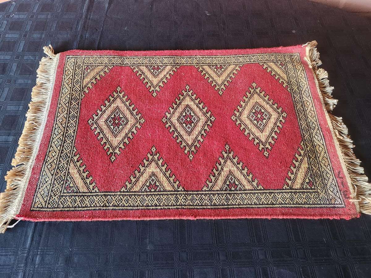 VINTAGE PURE WOOL HAND KNOTTED PERSIAN PRAYER CARPET WITH VIVID COLOURS