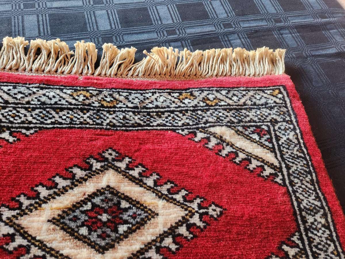 VINTAGE PURE WOOL HAND KNOTTED PERSIAN PRAYER CARPET WITH VIVID COLOURS
