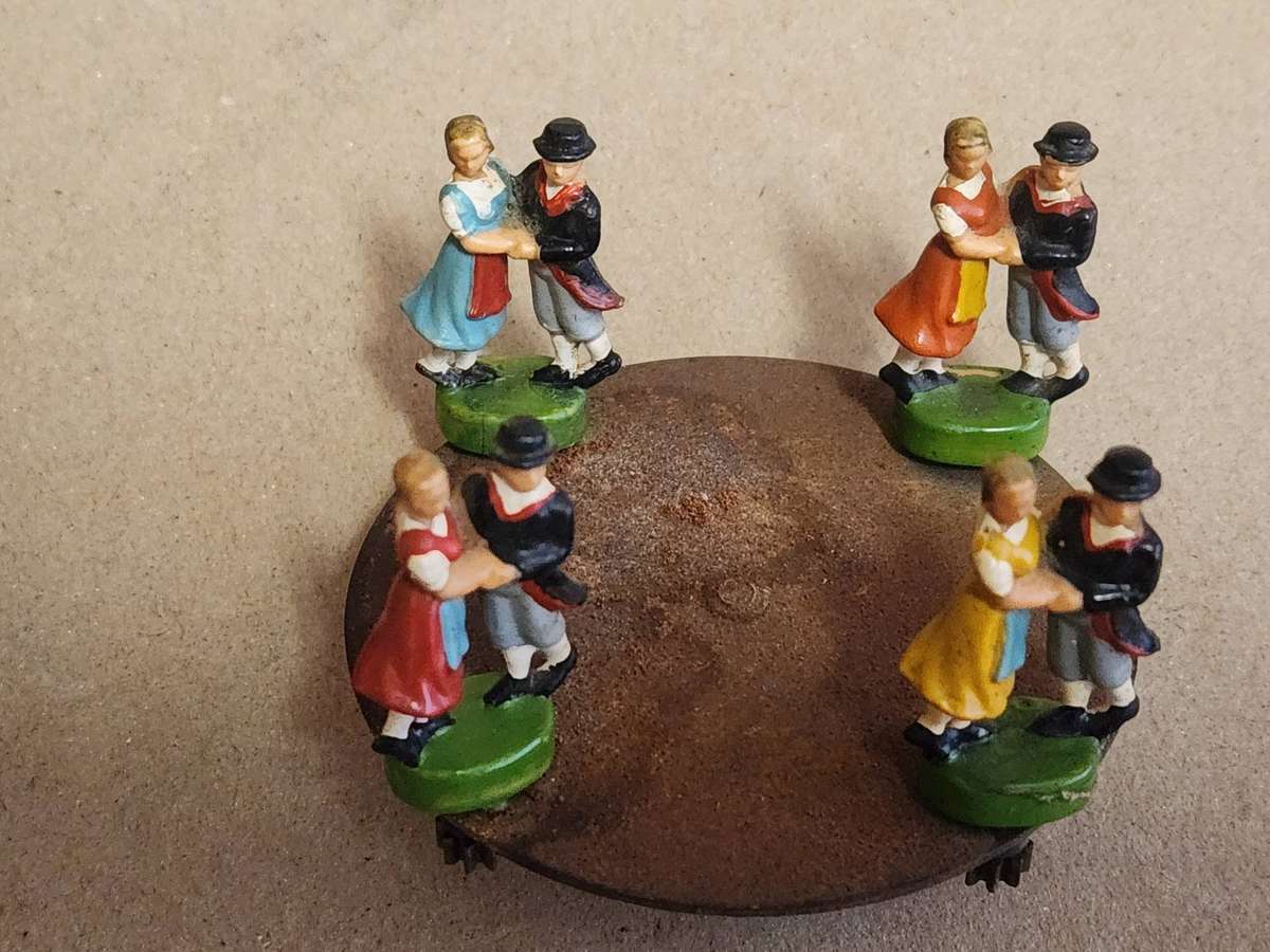 VINTAGE BLACK FOREST GERMANY CUCKOO CLOCK CASING FOR SPARES OR RESTORATION