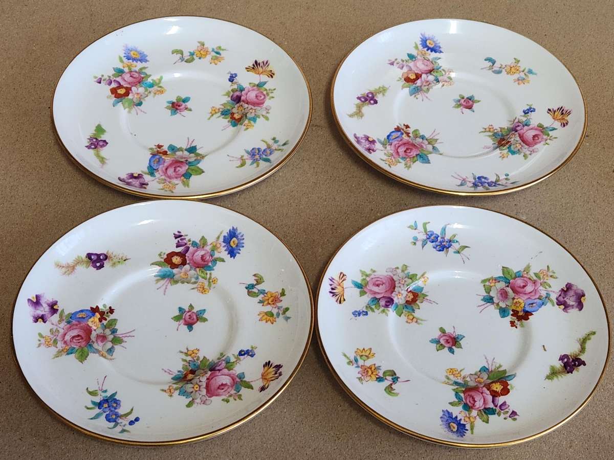 SET OF 4 STUNNING SPODE COPELANDS CHINA DEMITASSE CUPS AND SAUCERS
