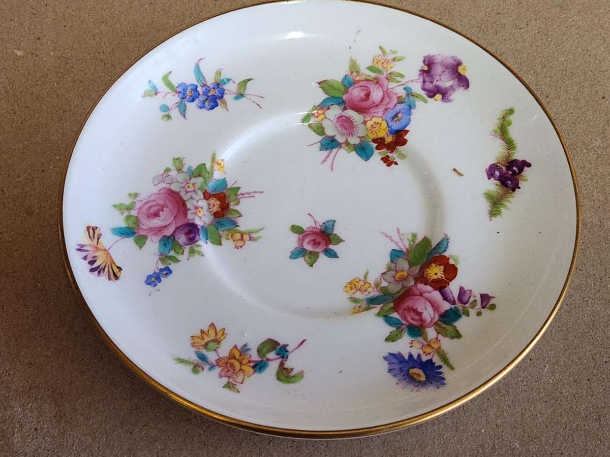 SET OF 4 STUNNING SPODE COPELANDS CHINA DEMITASSE CUPS AND SAUCERS