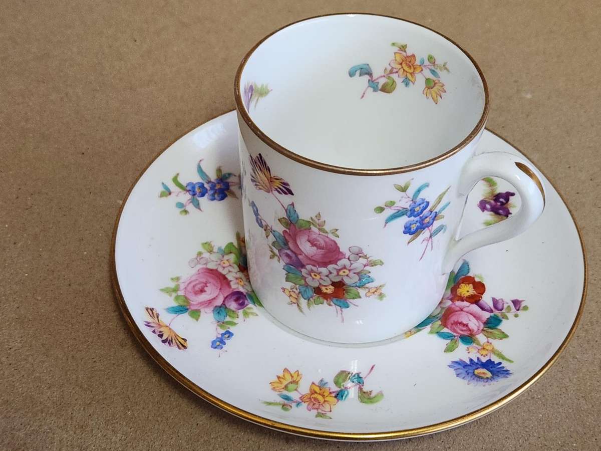 SET OF 4 STUNNING SPODE COPELANDS CHINA DEMITASSE CUPS AND SAUCERS