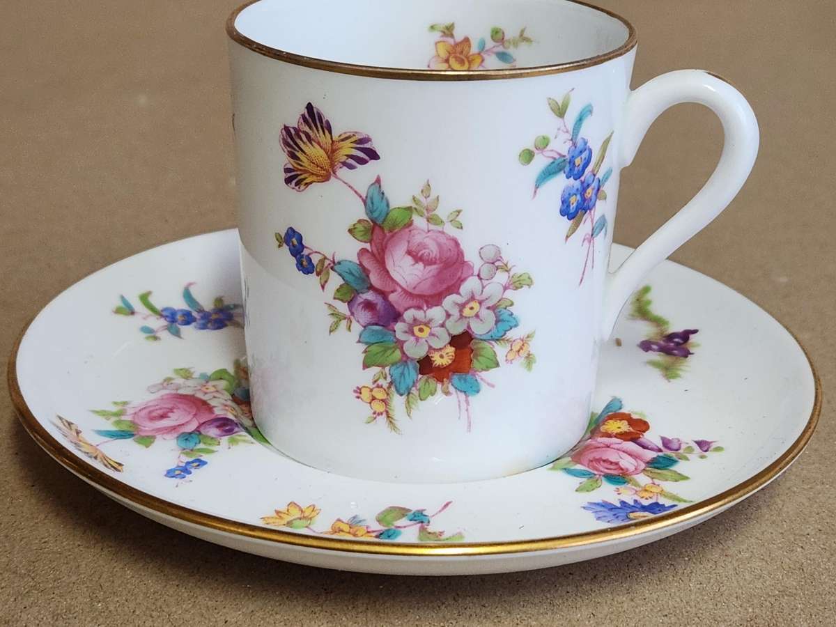 SET OF 4 STUNNING SPODE COPELANDS CHINA DEMITASSE CUPS AND SAUCERS