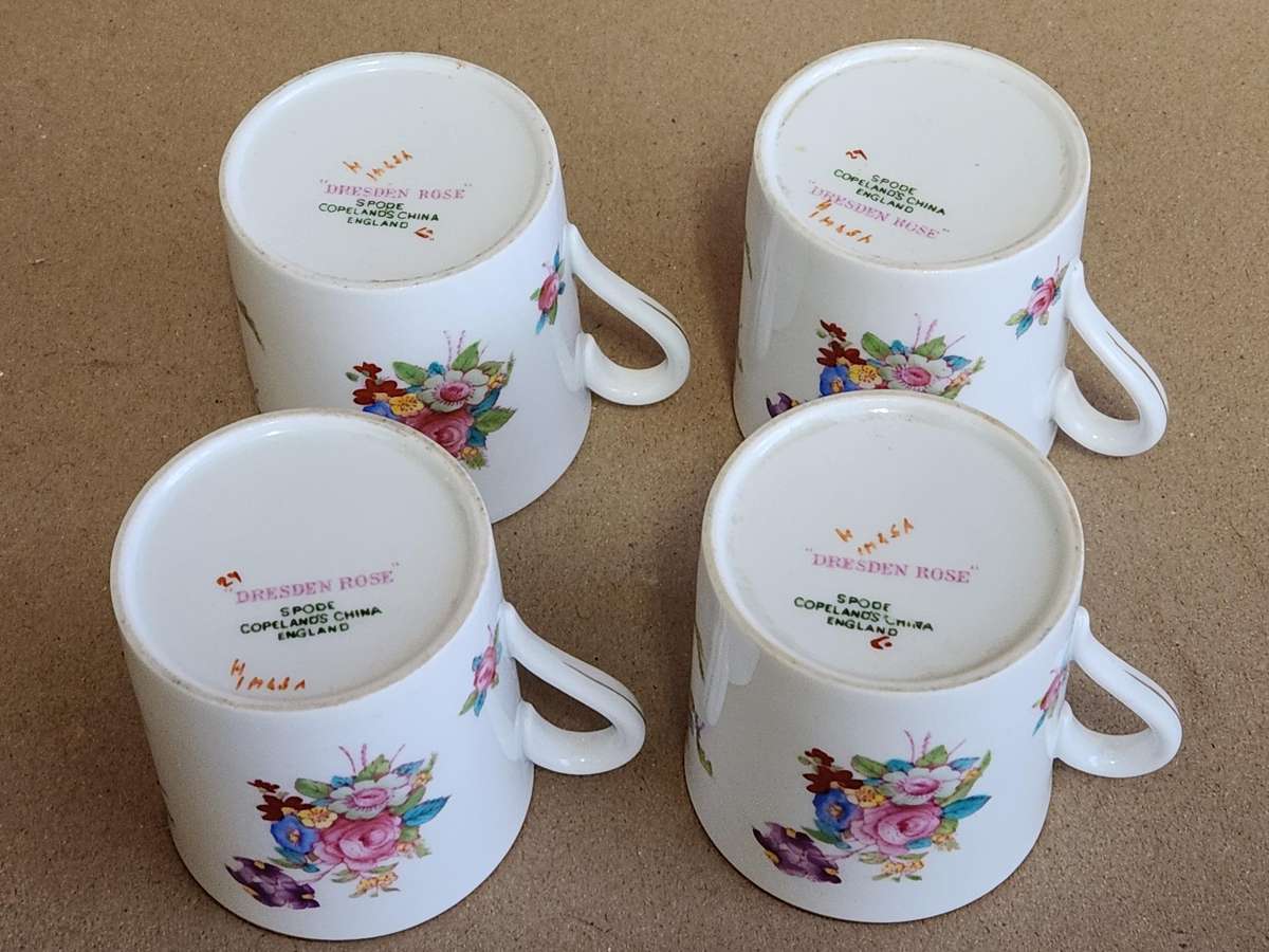 SET OF 4 STUNNING SPODE COPELANDS CHINA DEMITASSE CUPS AND SAUCERS