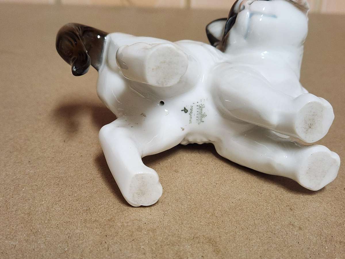 1950s ROSENTHAL GERMANY T KARNER PORCELAIN HUNCHING CAT FIGURINE