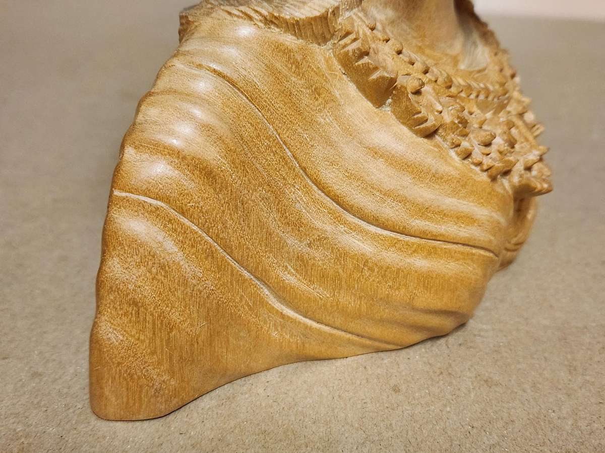 VINTAGE ELABORATELY CARVED WOODEN BALINESE JANGER DANCER BUST