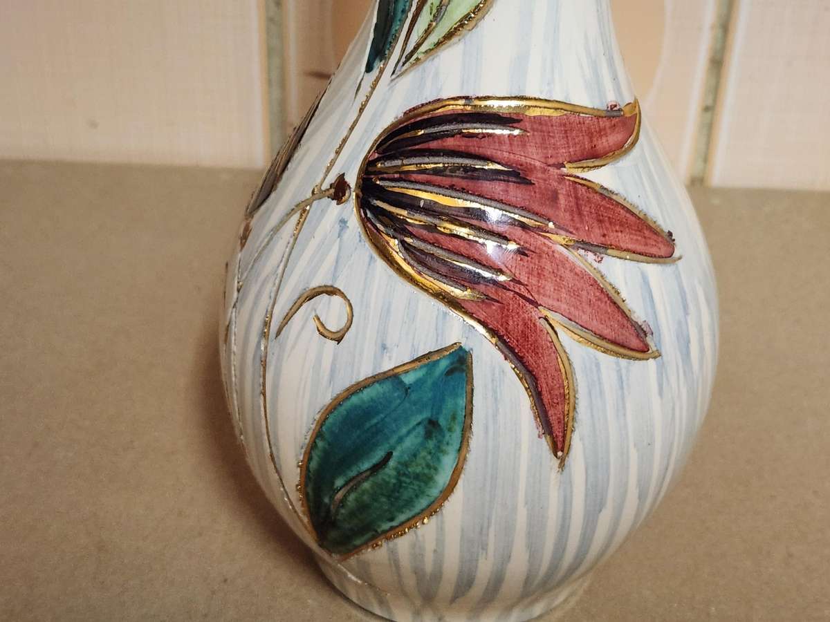 RARE FIND! 20th CENTURY ROUGE FONTAINE BAUDOUR CERAMIQUE BOTTLE-NECK VASE
