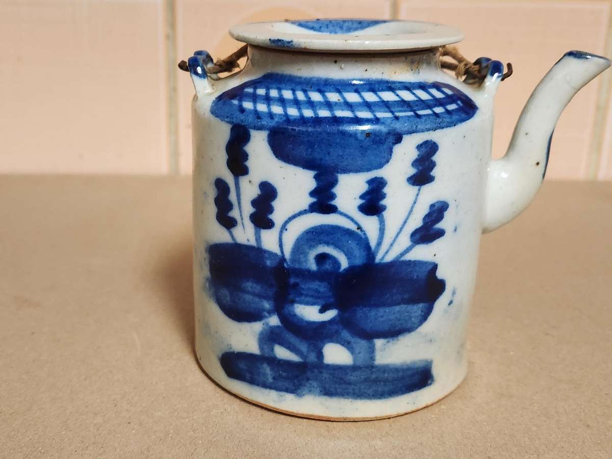 ANTIQUE 1800s CHINESE EXPORT BLUE AND WHITE STONEWARE TEAPOT, CHIP ON RIM
