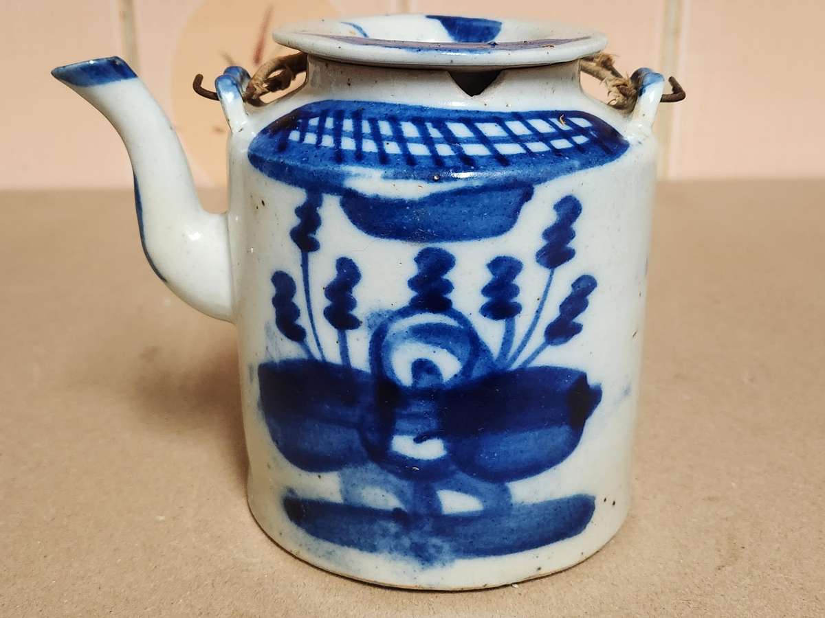 ANTIQUE 1800s CHINESE EXPORT BLUE AND WHITE STONEWARE TEAPOT, CHIP ON RIM