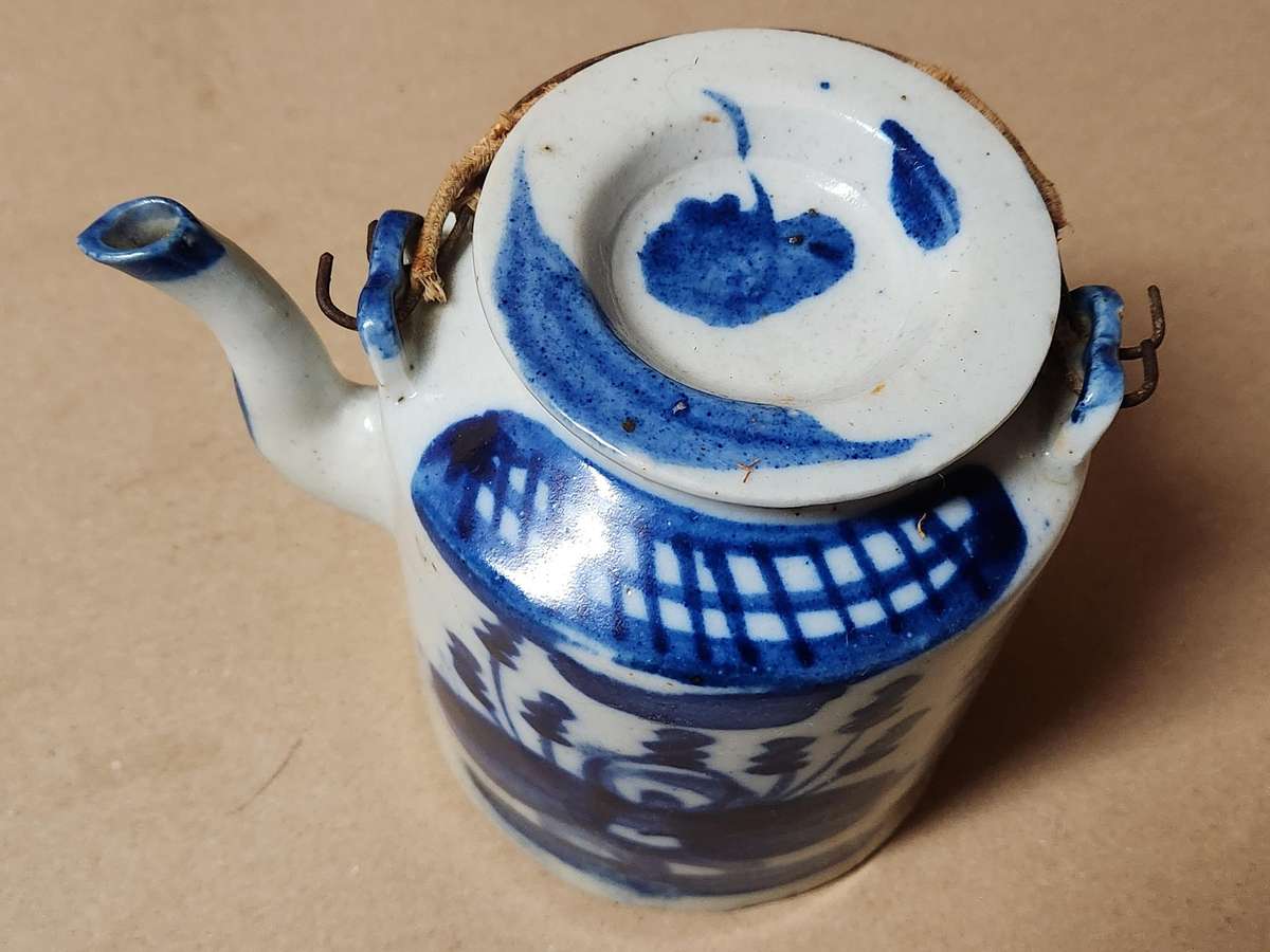 ANTIQUE 1800s CHINESE EXPORT BLUE AND WHITE STONEWARE TEAPOT, CHIP ON RIM