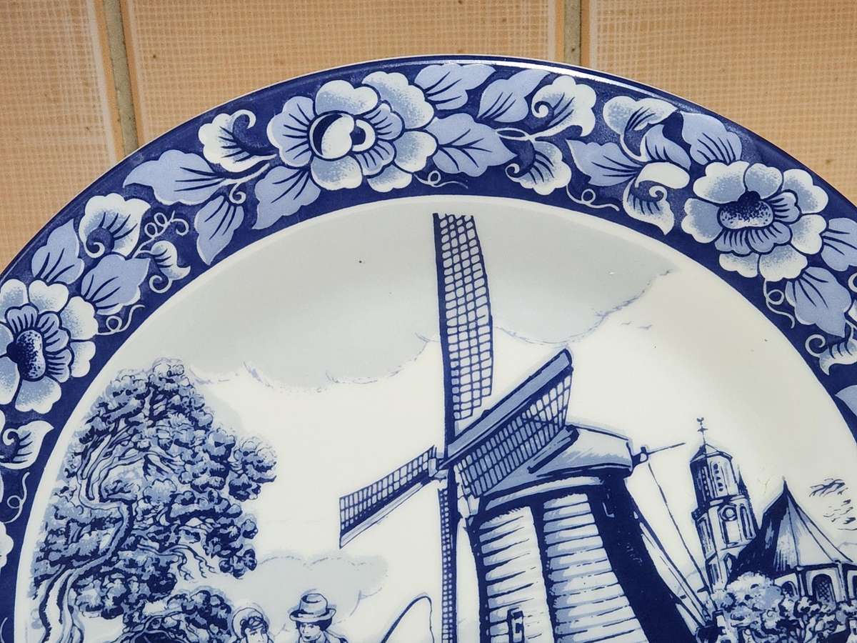 VINTAGE DELFT HOLLAND PLATE FROM THE OUDE MOLEN FABRIEK, SPECIAL LIMITED COLLECTORS EDITION