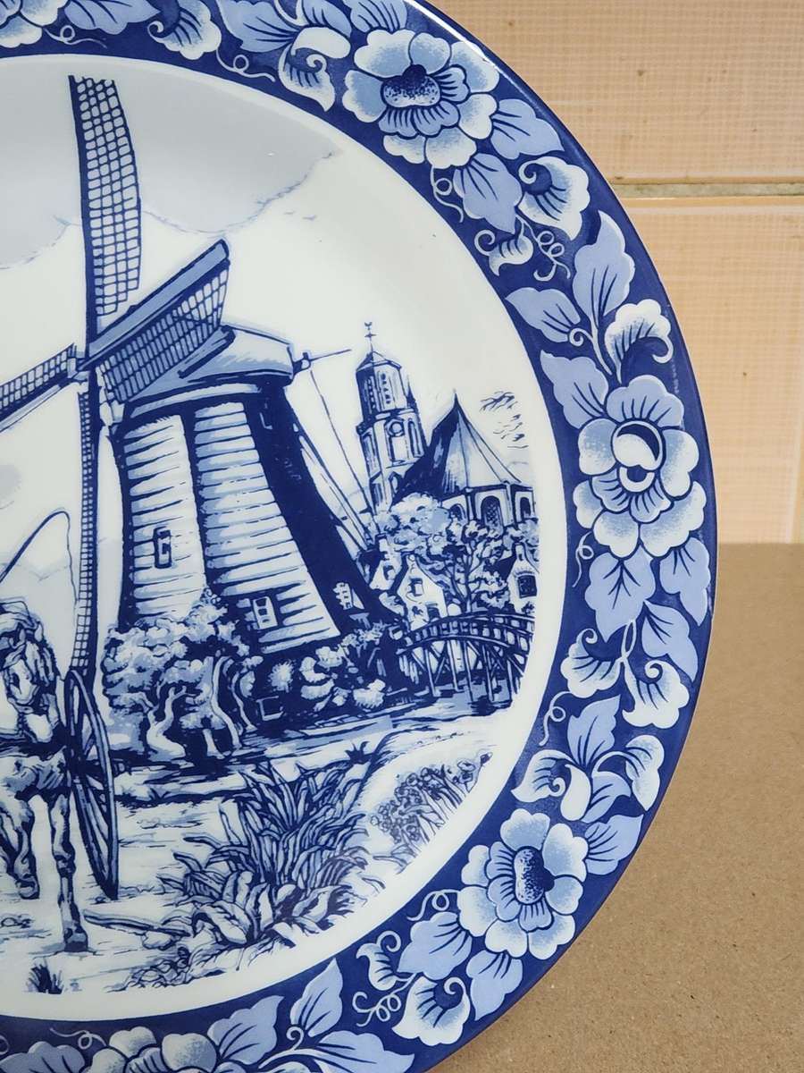 VINTAGE DELFT HOLLAND PLATE FROM THE OUDE MOLEN FABRIEK, SPECIAL LIMITED COLLECTORS EDITION