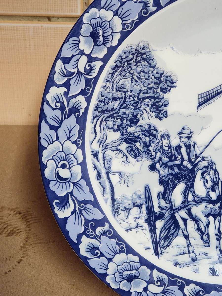 VINTAGE DELFT HOLLAND PLATE FROM THE OUDE MOLEN FABRIEK, SPECIAL LIMITED COLLECTORS EDITION