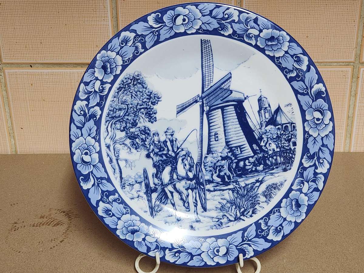 VINTAGE DELFT HOLLAND PLATE FROM THE OUDE MOLEN FABRIEK, SPECIAL LIMITED COLLECTORS EDITION