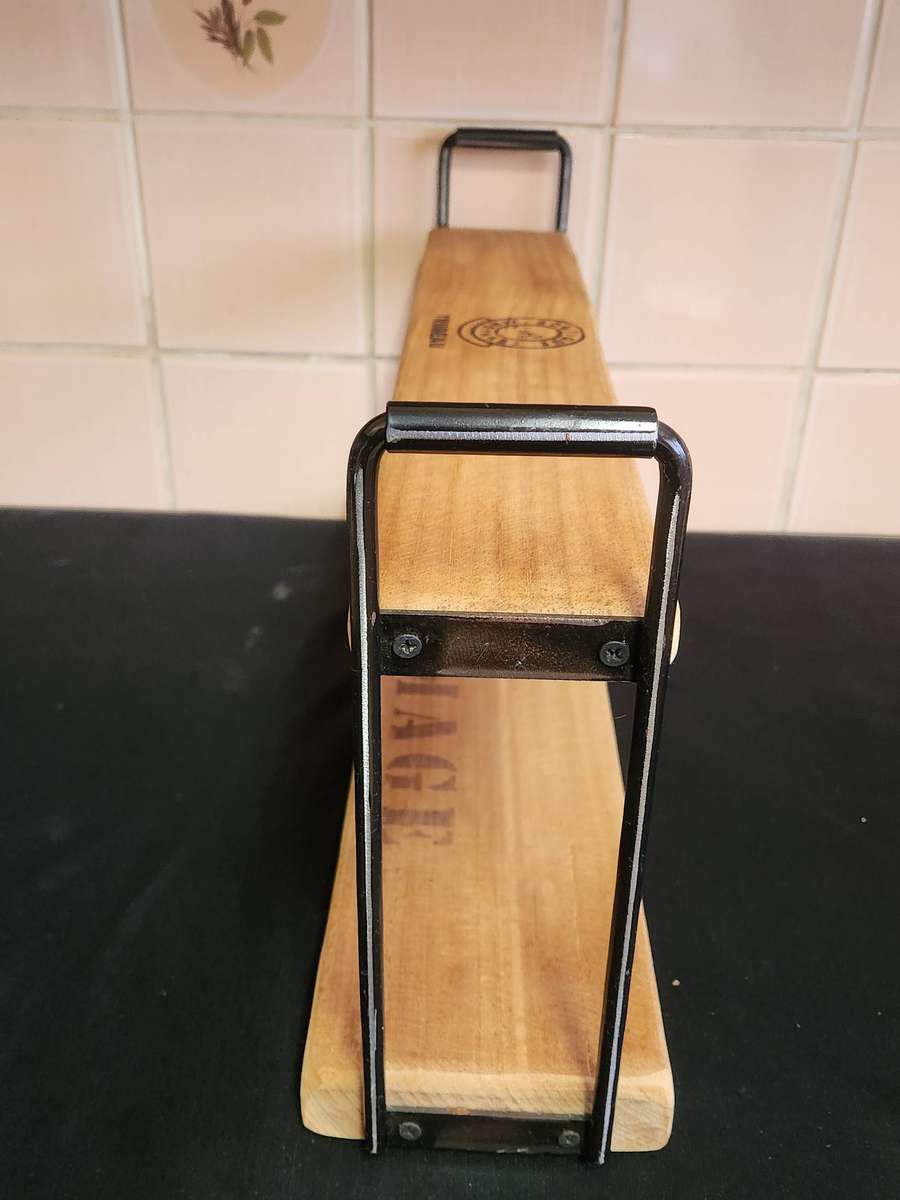 STUNNING BOUTIQUE VINEYARDS TRUDEAU FROMAGE (CHEESE) CUTTING BOARD