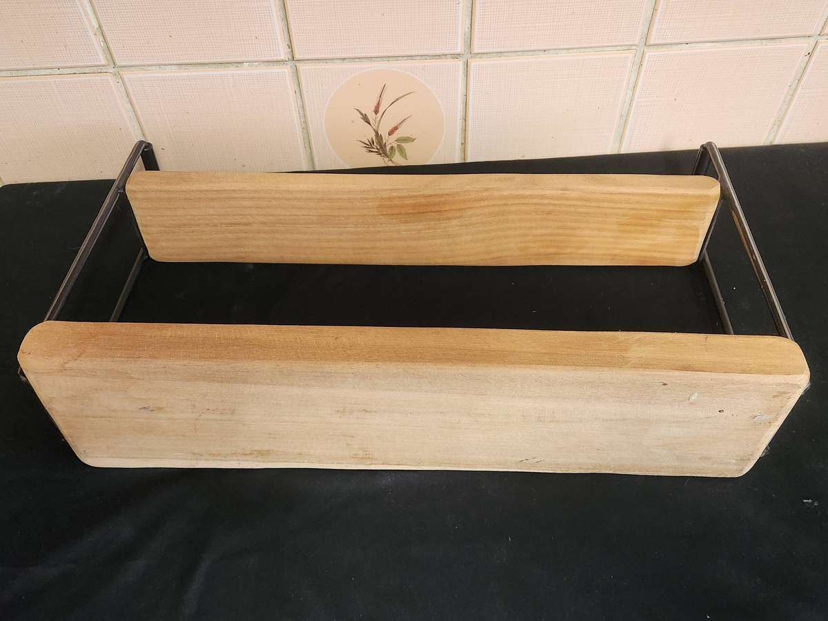 STUNNING BOUTIQUE VINEYARDS TRUDEAU FROMAGE (CHEESE) CUTTING BOARD