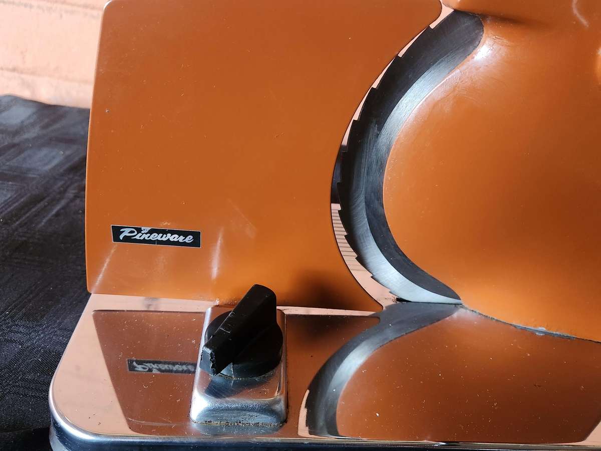 PINEWARE STAINLESS STEEL MEAT/BREAD SLICER