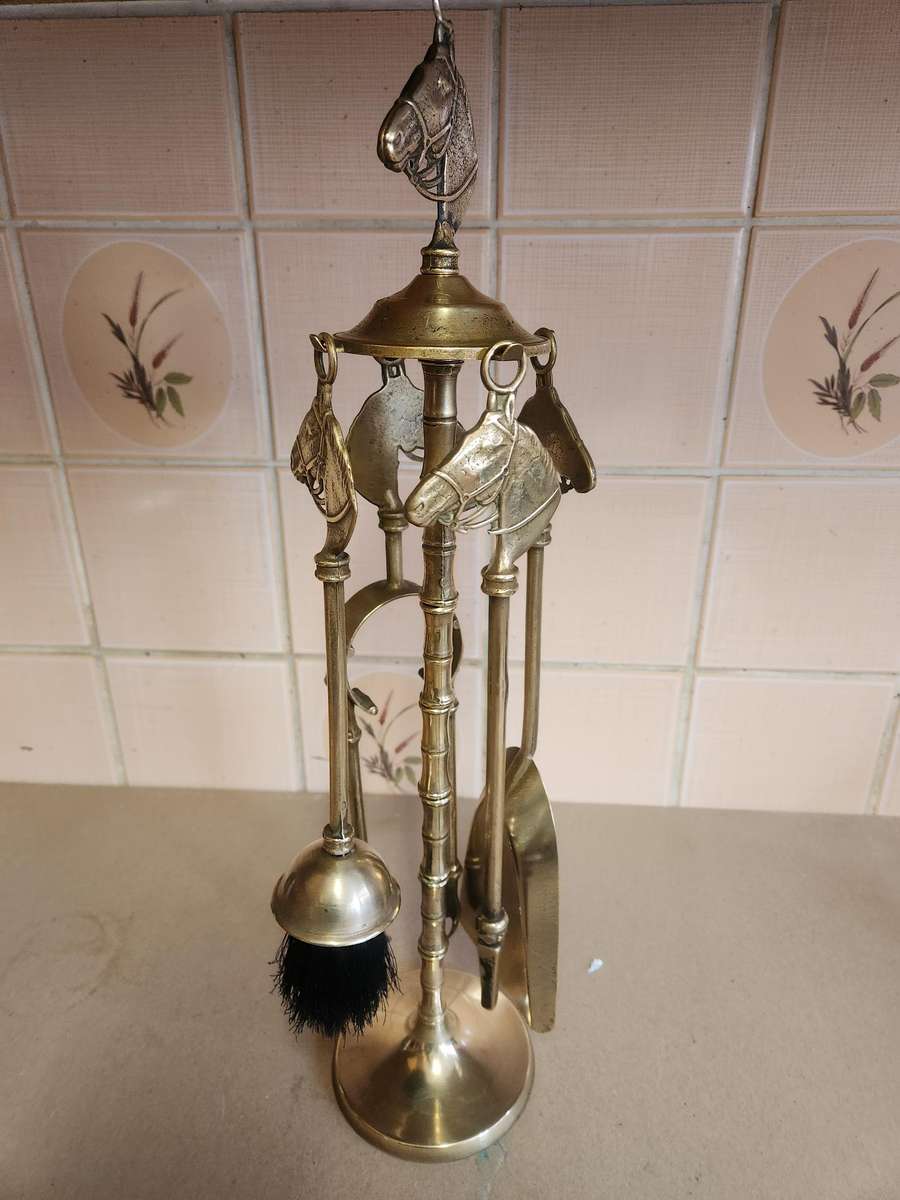 STUNNING SET OF BRASS FIRE IRONS WITH HORSE HEADS ON TOP